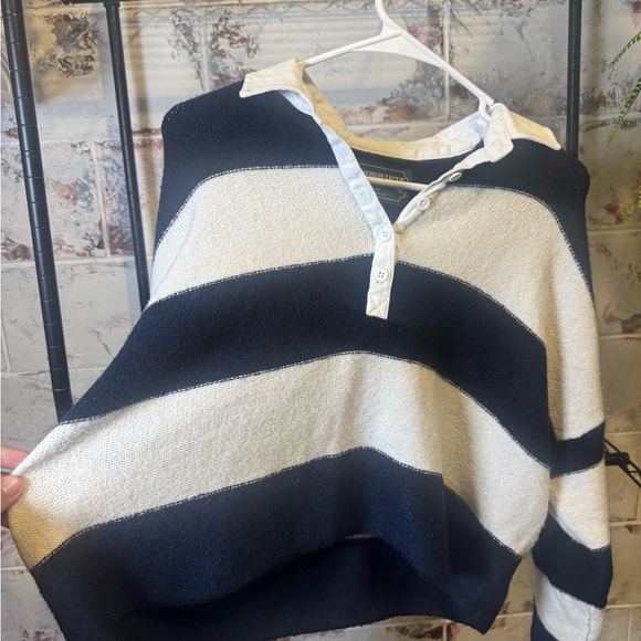 American Eagle Outfitters Navy and Cream Women's Crop Sweater - Picture 2 of 7